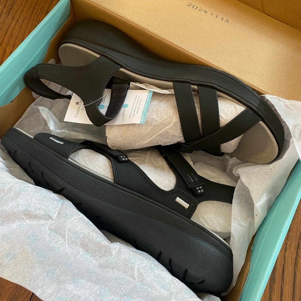 Baretraps Women’s Tracey Wedge Sandals Size 9.5 M Shoes Black - New in Box - Picture 2 of 11